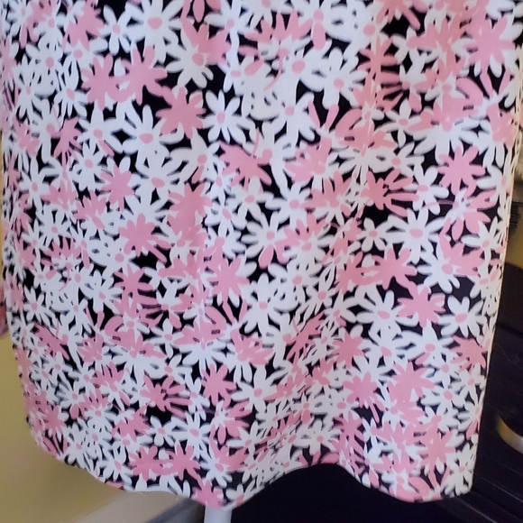 DIANE VON FURSTENBERG Wrap dress, size 10, excellent condition, dry cleaned. - Picture 7 of 13